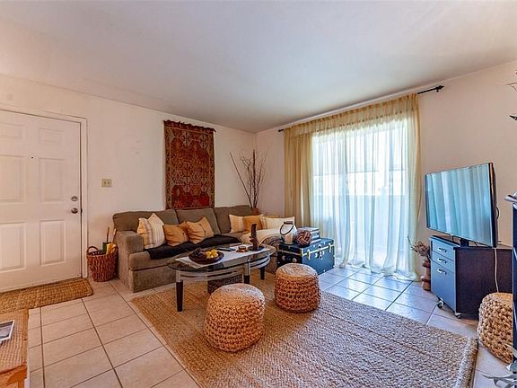 3rd image of 1400 Gandy Blvd N Unit 1501