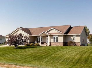 9531 Darrell Dr, Cedar Rapids, IA 52411