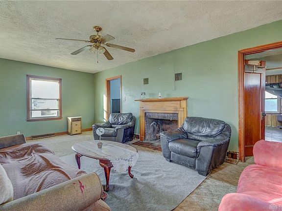 3rd image of 1435 Covington Ave