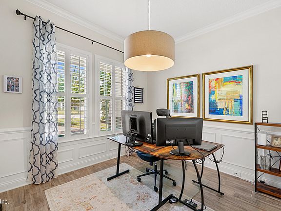 4th image of 170 PALM ISLAND Way