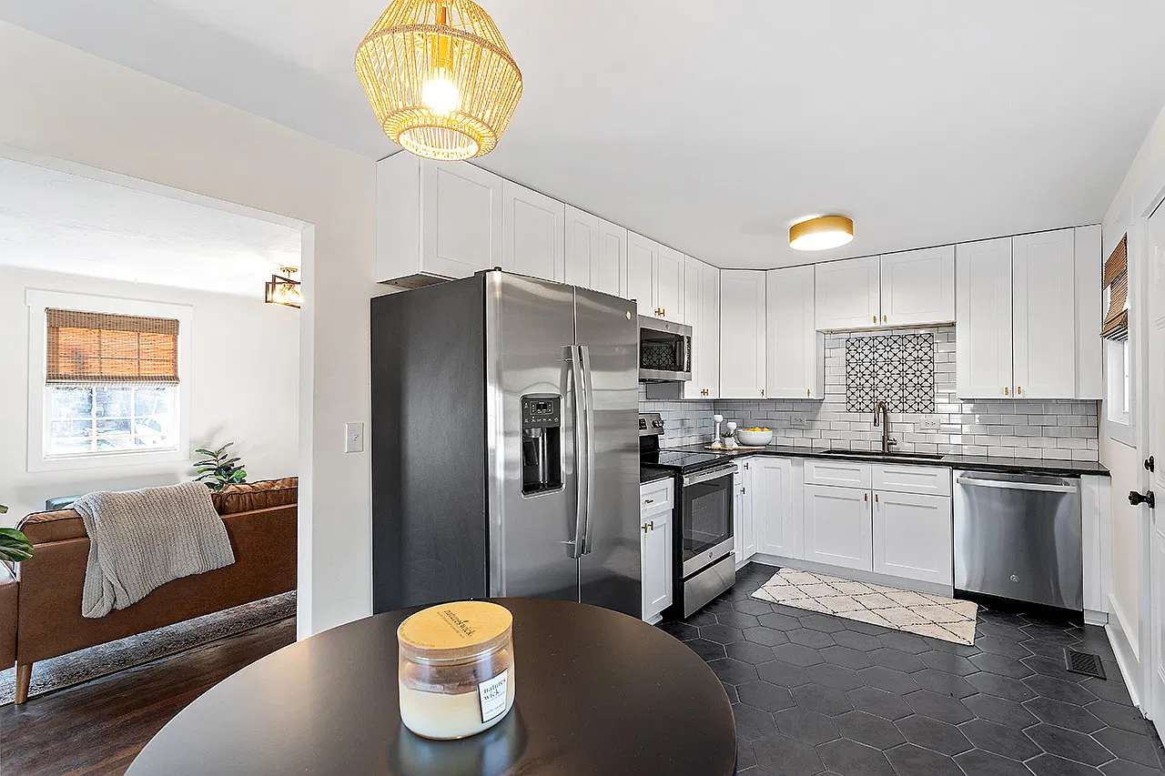 2 bed, 921 sqft, $1,750 — Photo 3
