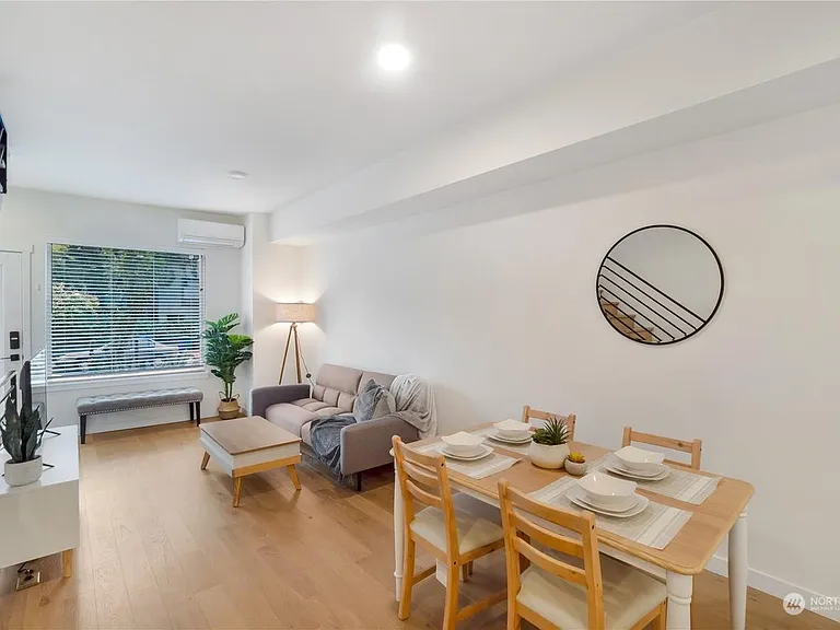 5240 Brooklyn Ave NE #B — Photo 4