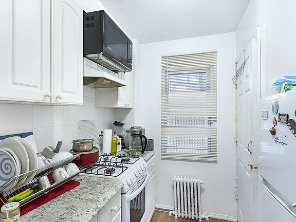 4th image of 8 Margaret Ct