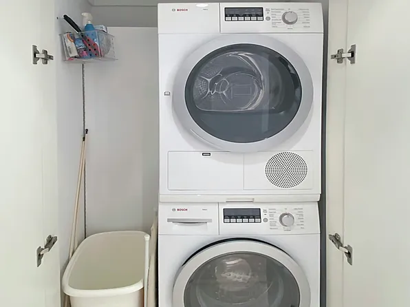 236 East 47th Street image 8 of 14