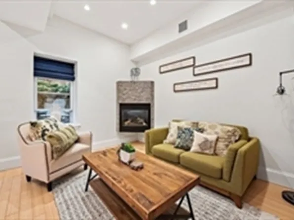 26 Isabella St Unit 1, Boston, MA 02116