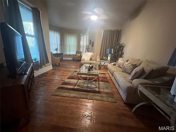 4th image of 2218 Switzer Ave