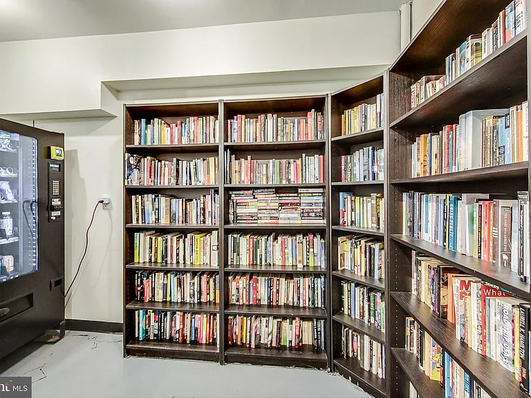 1 Scott Cir #116 — Photo 14
