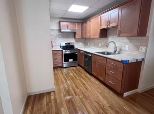 498 Lincoln Ave UNIT 2L, Saugus, MA 01906