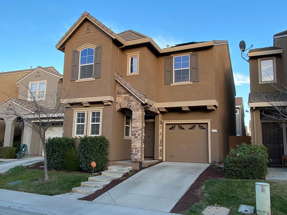 1st image of 2557 Huckleberry Cir
