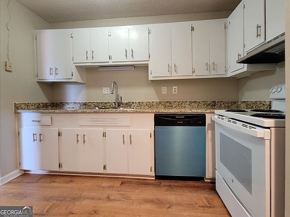 4th image of 424 Highway 211 NW APT D