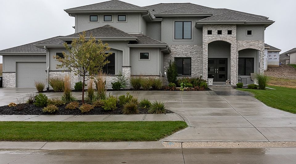 1st image of 3305 N 179th St