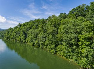 517 Simmons Cem Rd, Quebeck, TN 38579