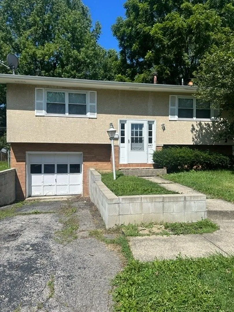 447 Denwood Ct photo 1