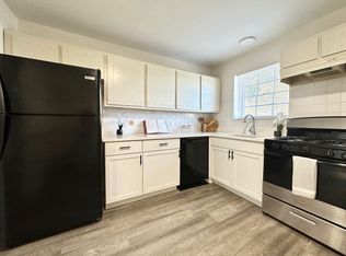 9427 Sappington Rd APT B, Saint Louis, MO 63126