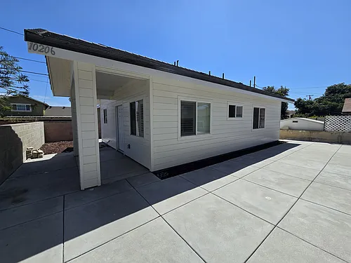 10206 Larson Ave Photo 1