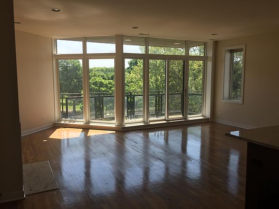 4th image of 4318 N California Ave Unit 201