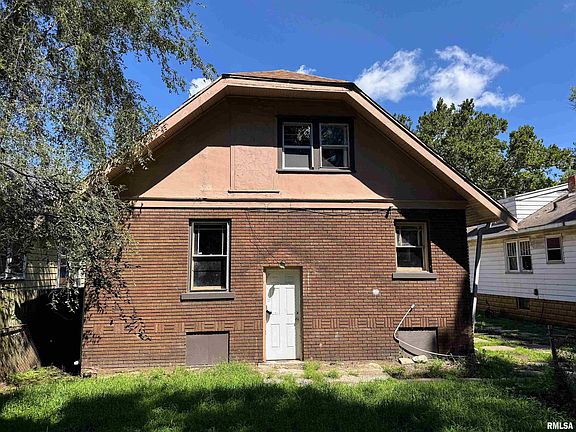 4th image of 1700 W Smith St