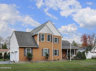 606 Bayview Ave, Bayville, NJ 08721