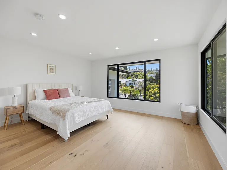 18101 Green Meadow Dr — Photo 11