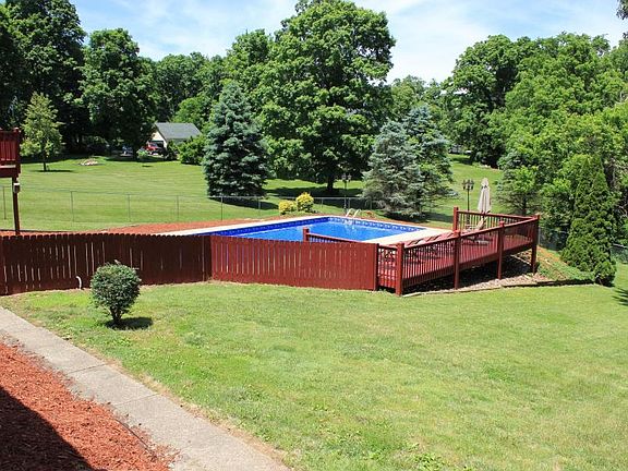 4th image of 4608 Fox Chase Dr