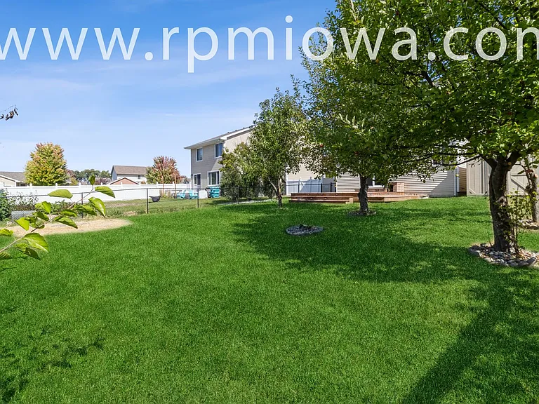 770 SE Harper Dr — Photo 15