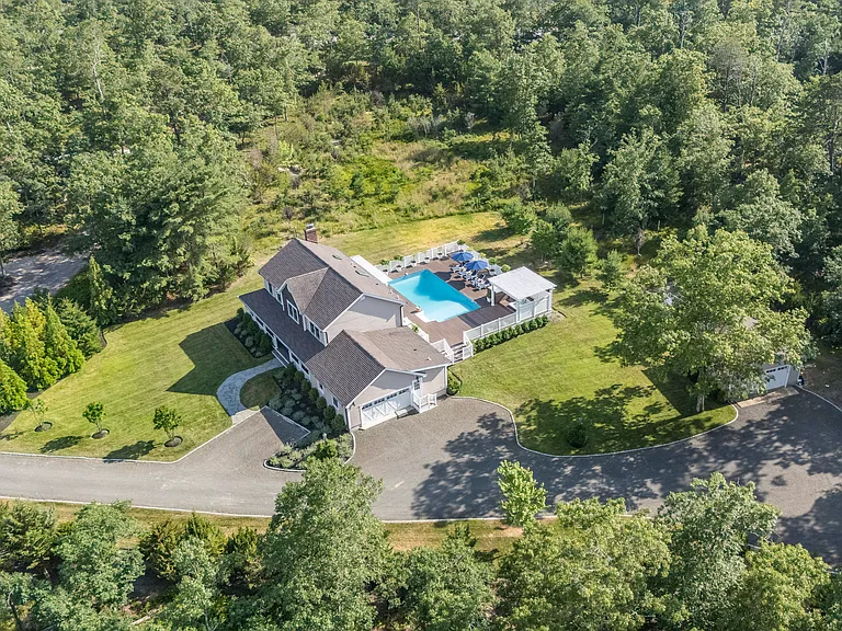 641 Little Bird Rd — Photo 35