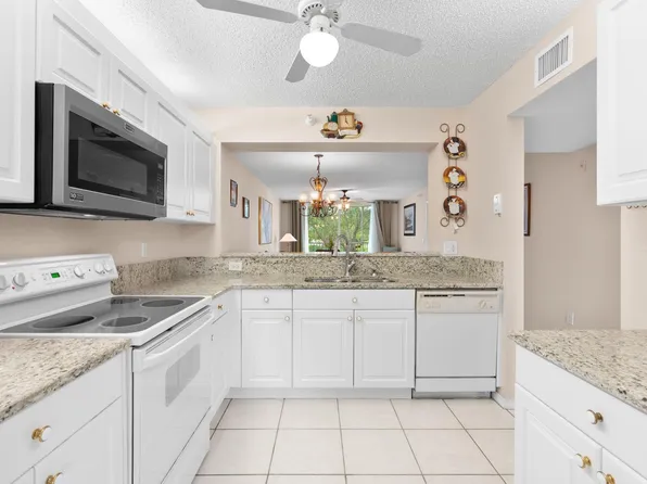 7763 Southampton Terrace #215, Tamarac, FL 33321