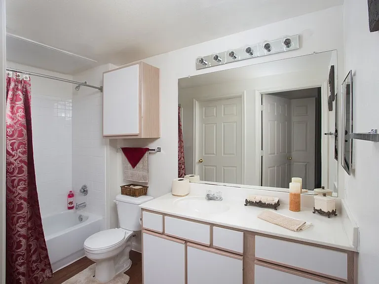 Reata Apartments — Photo 3
