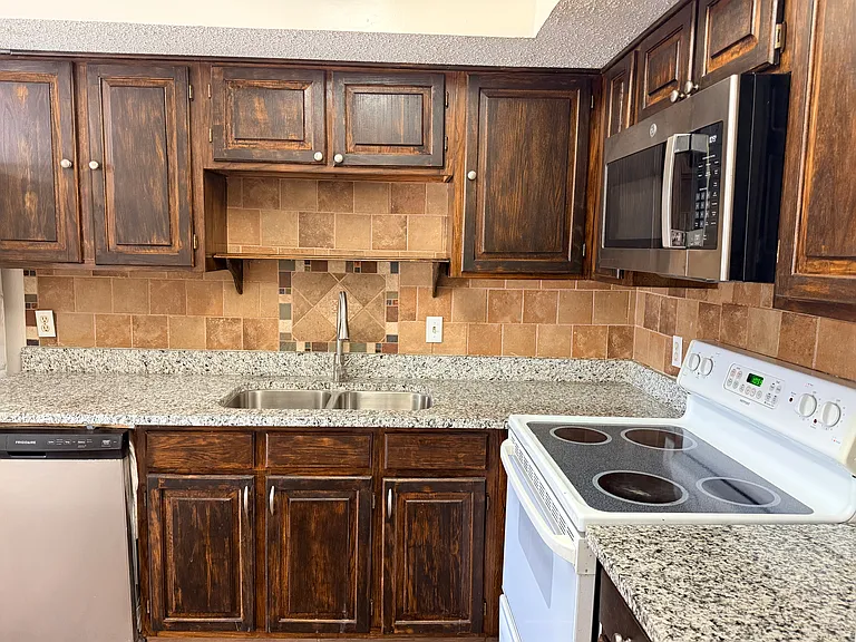2300 Bamboo Dr #N208 — Photo 6