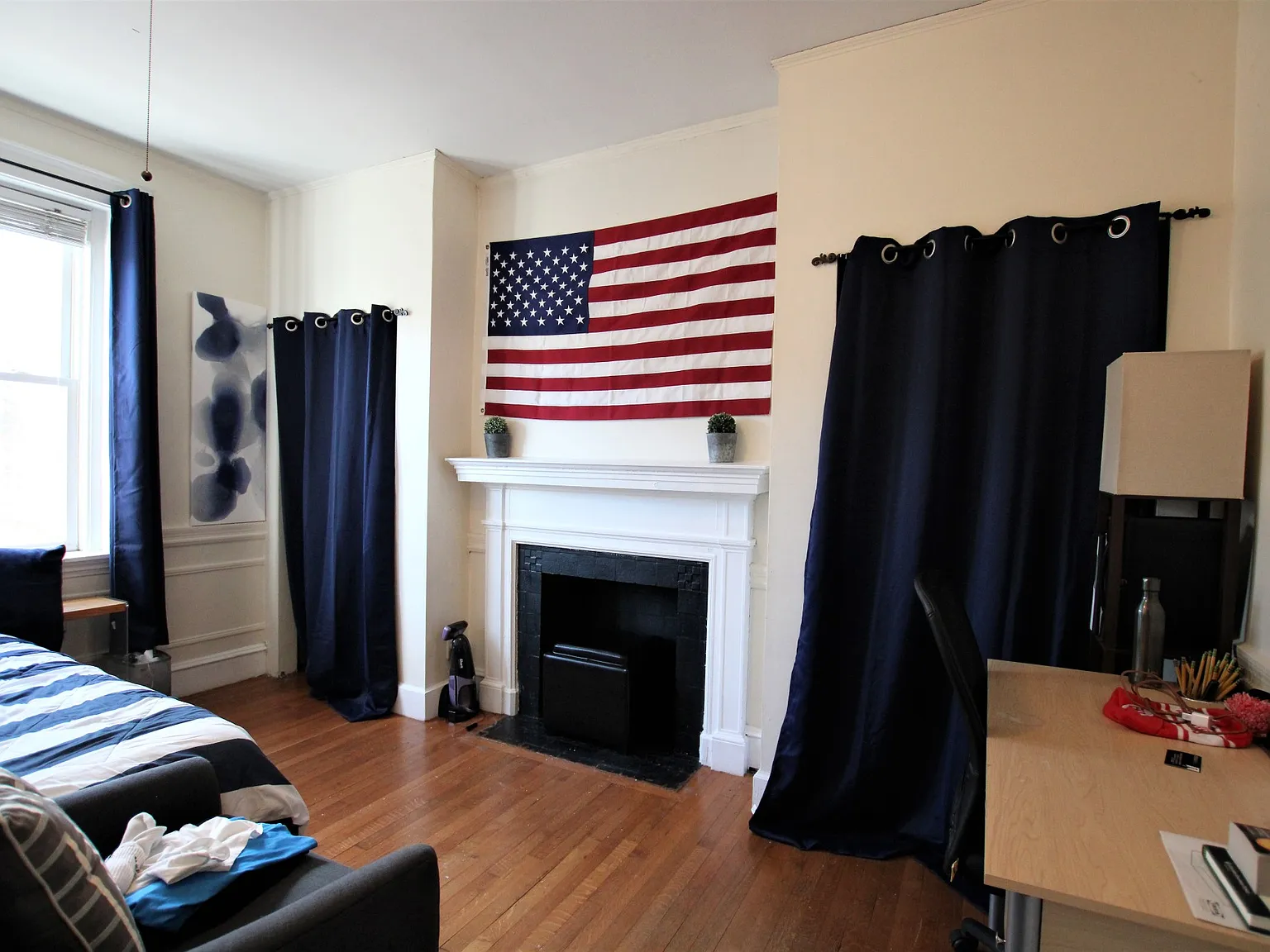 4 bed, 1025 sqft, $5,950 — Photo 4