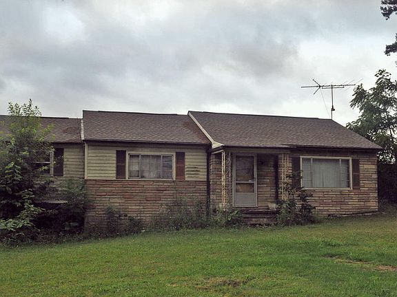 3rd image of 1924 Old Callahan Dr