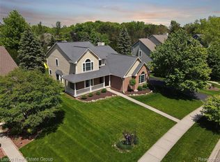 6020 Brookstone Ln Grand Blanc MI 48439 Zillow