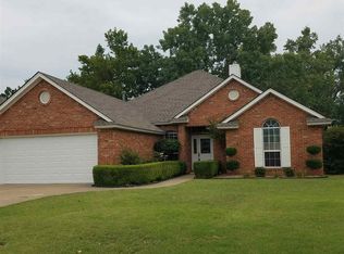 3521 Lakeshore Dr, Enid, OK 73703