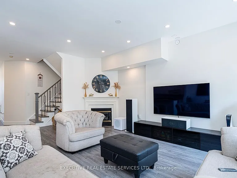 25 Dreamcrest Ct — Photo 7