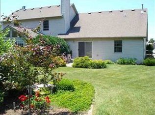 6 Crystal Ct, Bloomington, IL