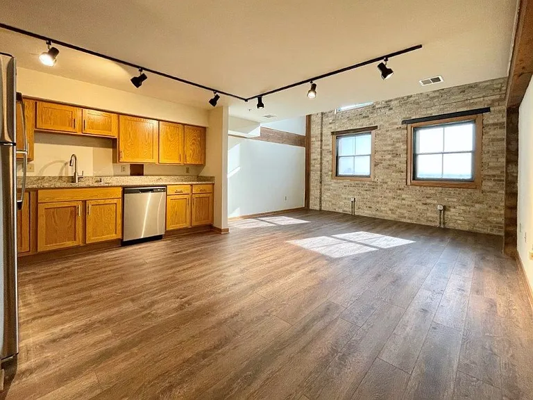 Historic Fifth Ward Lofts — Photo 10