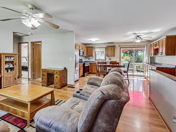 5th image of 5301 W Woodland Dr