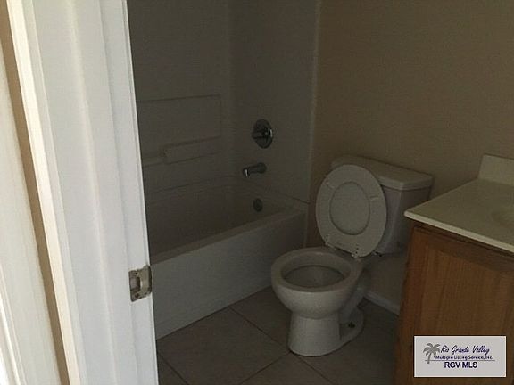 3rd image of 26354 Meredith St
