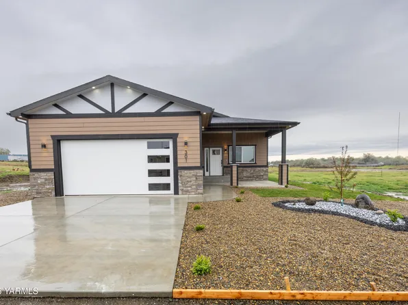 301 Hogan St, Sunnyside, WA 98944