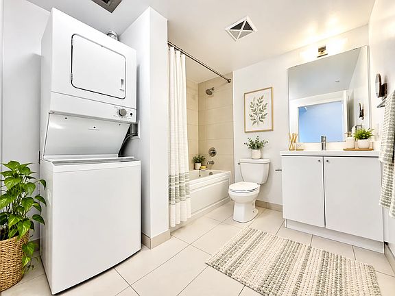 2nd image of 2550 Simcoe St N #920