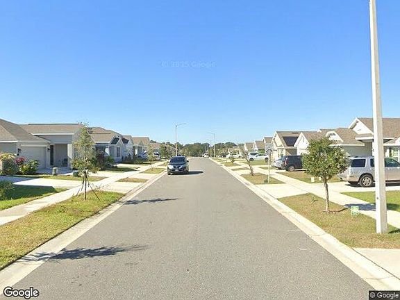 Exterior Neighborhood (street photo)