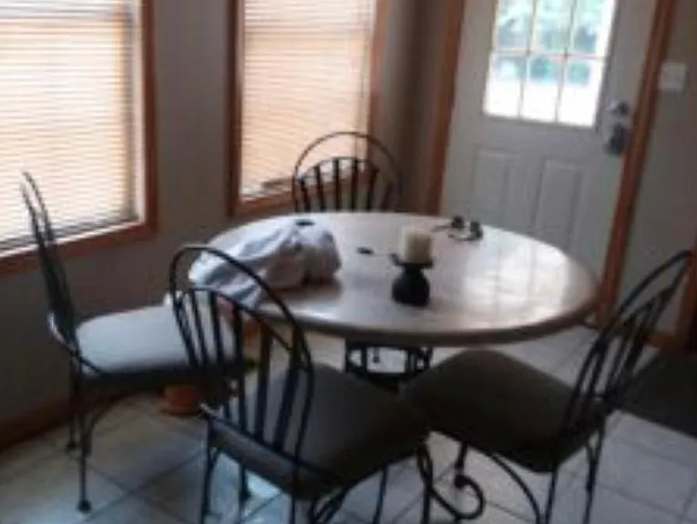 1709 N Rosewood Ave — Photo 3