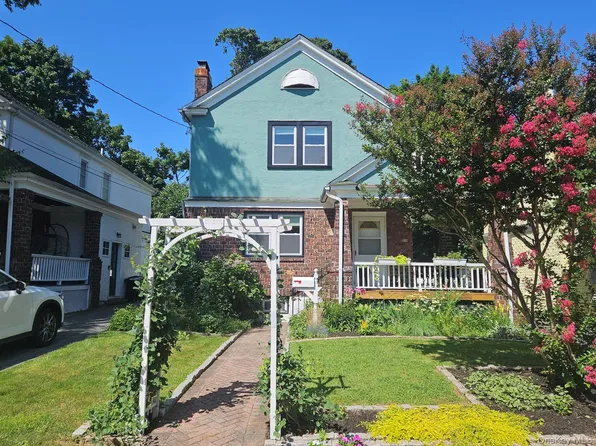 48 Hillview Avenue, Port Washington, NY 11050