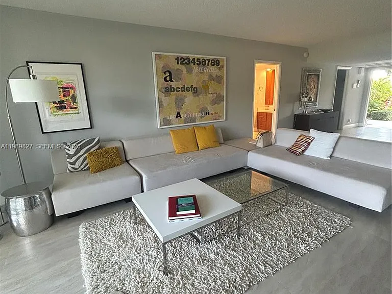 4017 N Cypress Dr #102 — Photo 3