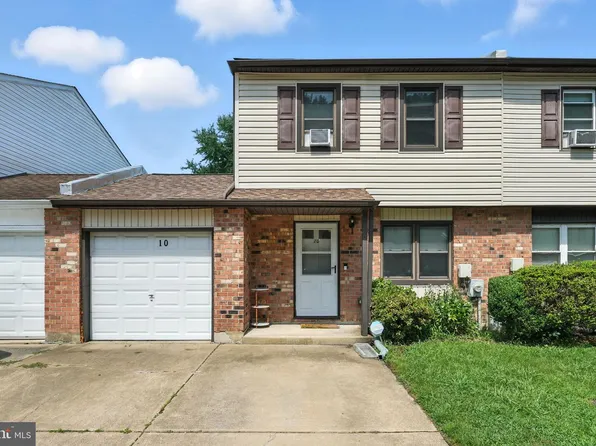 10 Bradley Dr, Newark, DE 19702