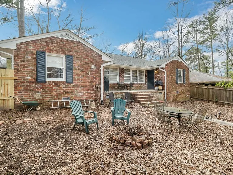 147 Lindbergh Dr NE #A — Photo 11