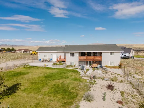 217 Edgewood Ln, Spring Creek, NV 89815