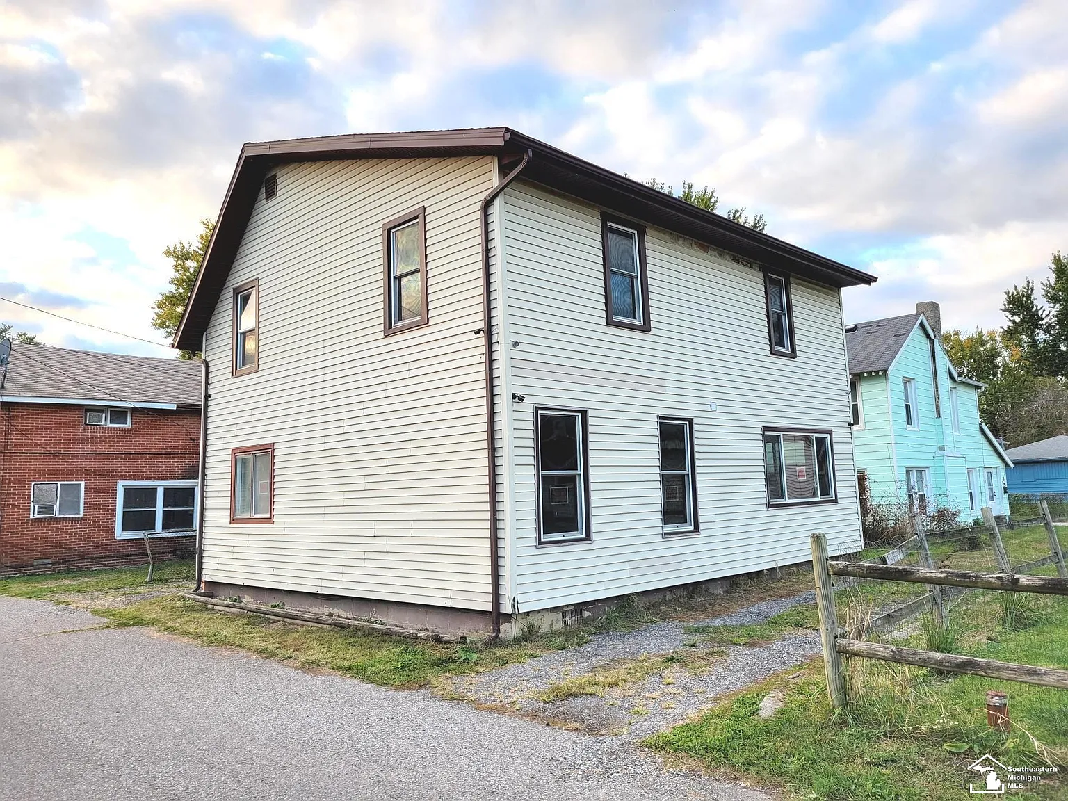4340 S 5th St photo 1