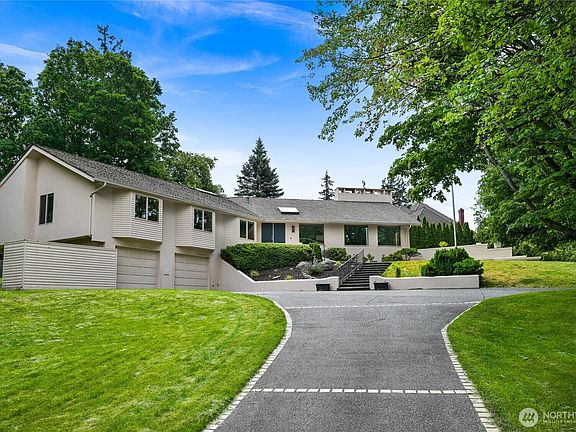 3rd image of 208 Hawthorn Road