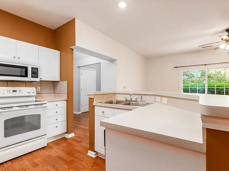 8057 Cranes Crossing Dr — Photo 9